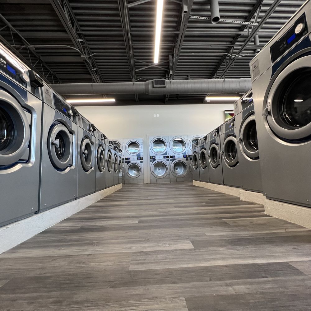 Aspen Laundry, Tulsa, OK - W 51st St. - Coin-Operated Drycleaning