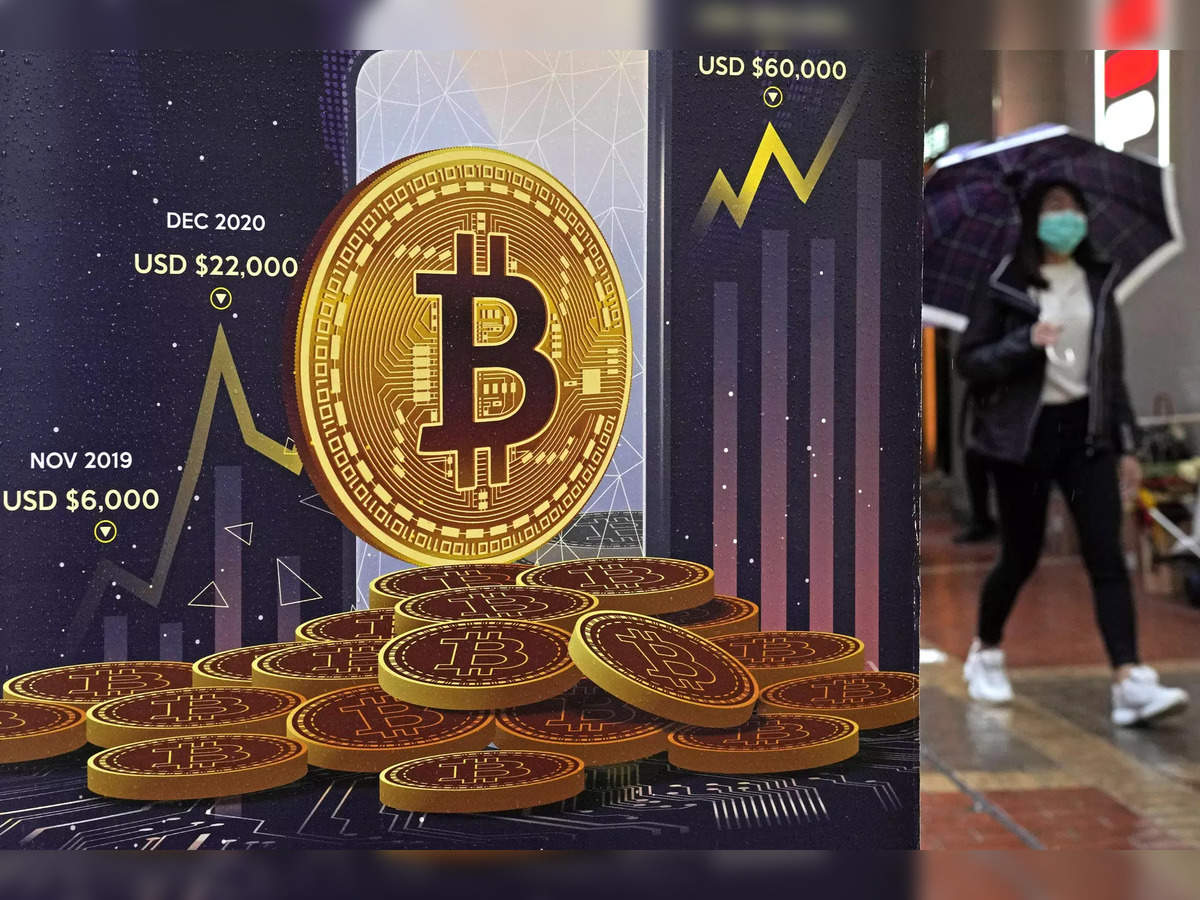 Bitcoin Brings $40, Into View After More Than Doubling in a Chaotic Year - BNN Bloomberg