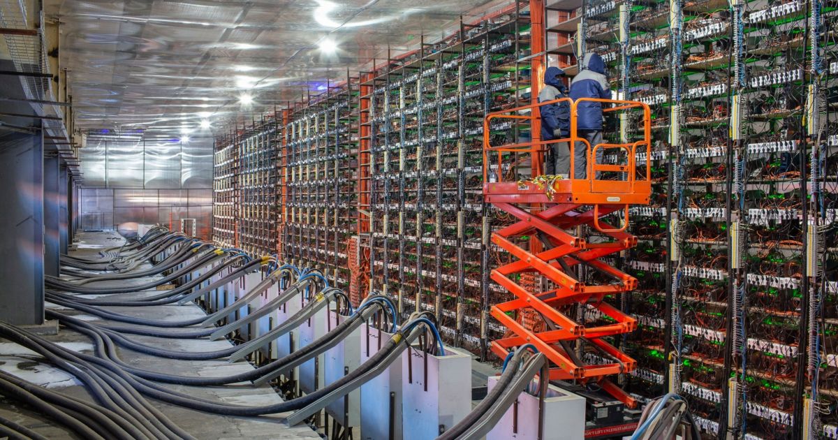 BlackRock is a major shareholder in 4 of the 5 largest Bitcoin miners