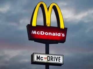 Why Is McDonald's Accepting Bitcoin? A Financial Revolution - Hardbacon