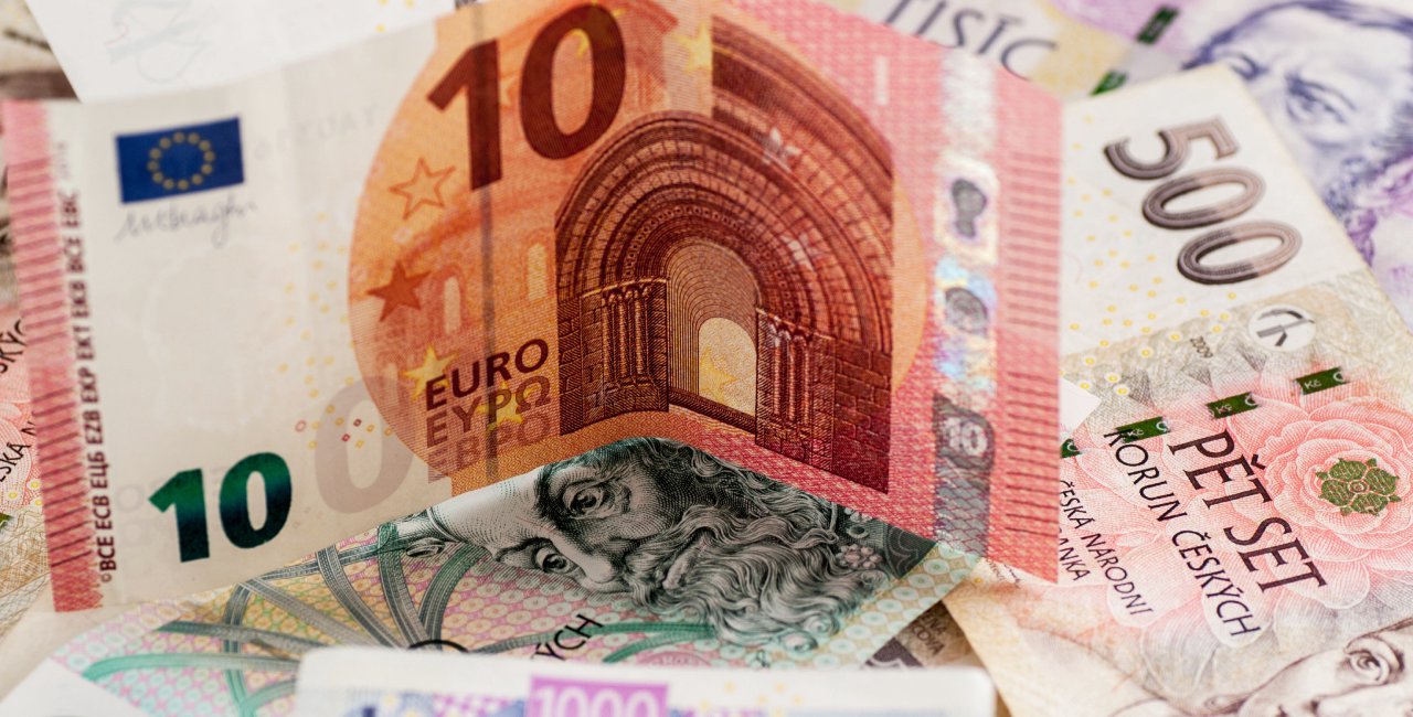 Korunas (CZK) to Euros (EUR) - Currency Converter