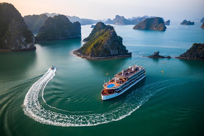 The cheapest Halong Bay Cruise (amazing value!) — Helena Bradbury