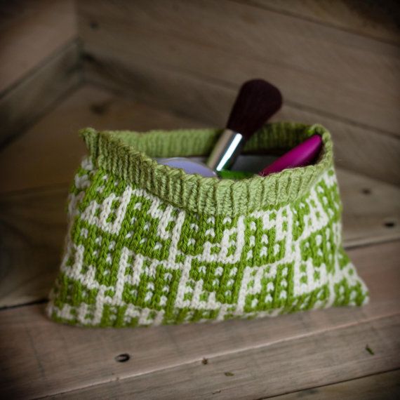 Make a Beautiful Loom Knit Eyelet Bag! - GoodKnit Kisses