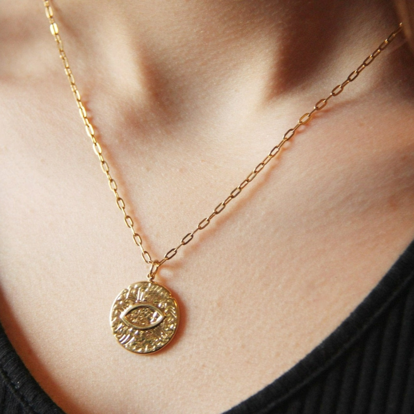 Gold bee necklace – Ava Hope Designs