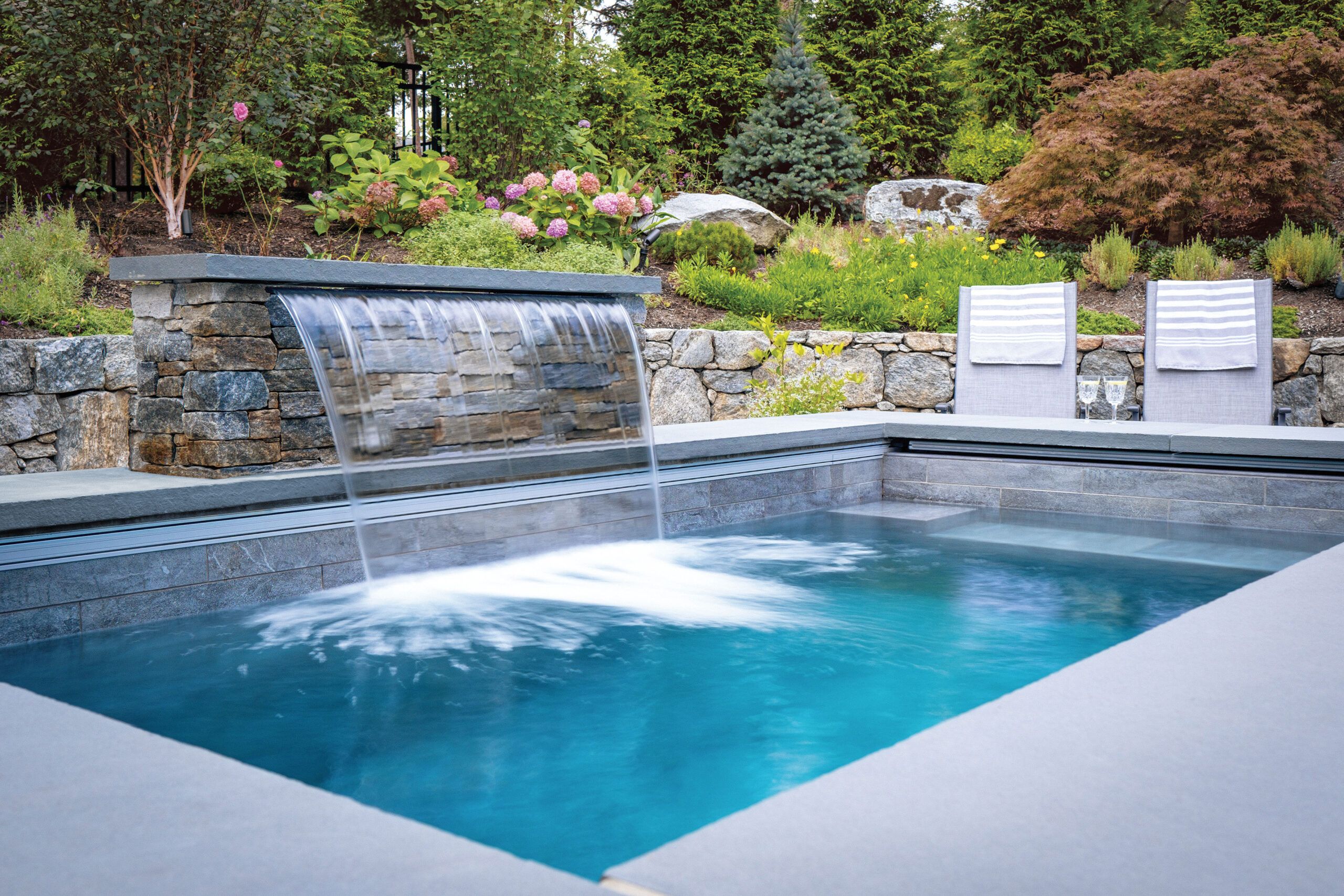 Poolscom - Enjoy a Fiberglass Cocktail Pool %