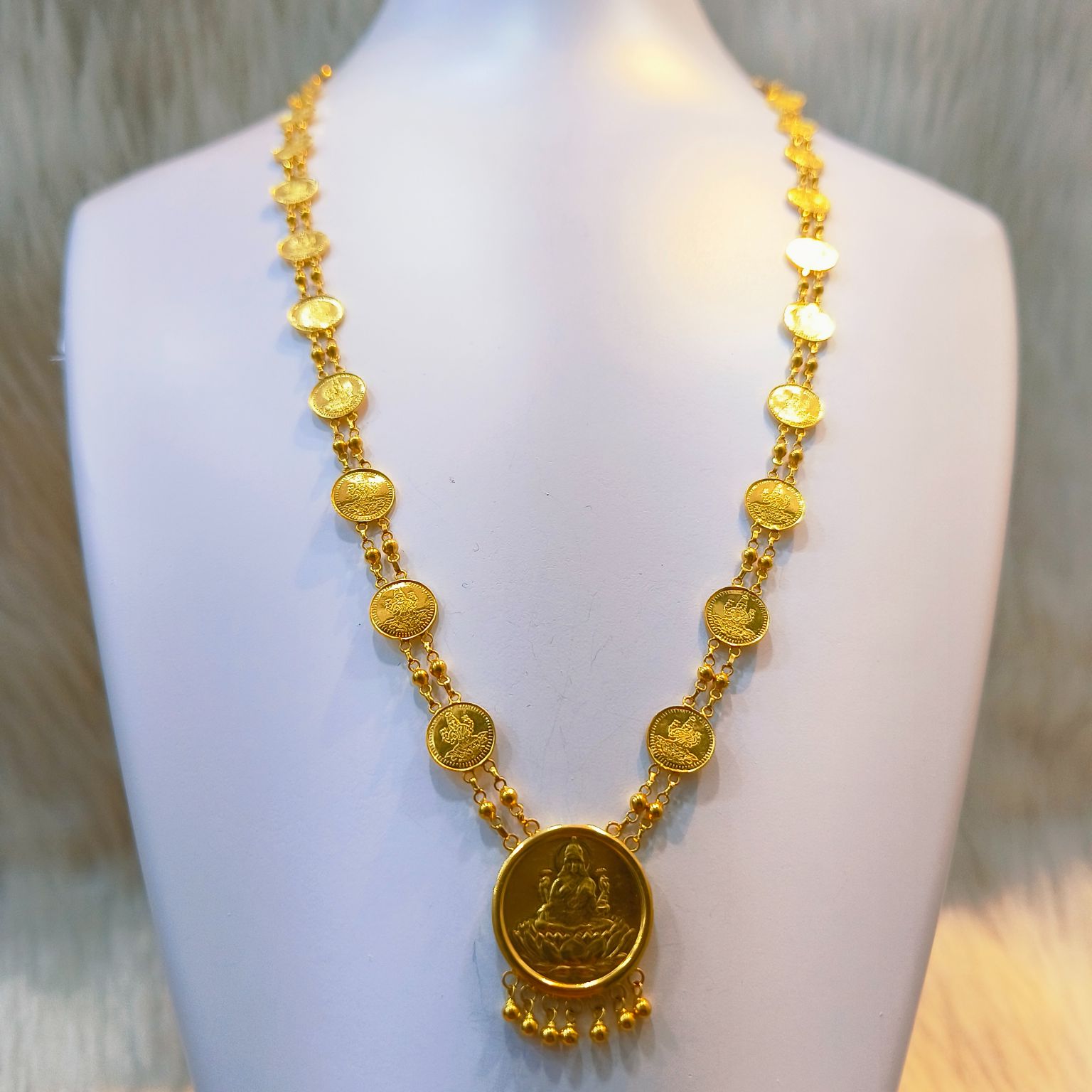 ELEGANT GOLD PLATED LAKSHMI COIN NECKLACE UTV – Urshi Collections