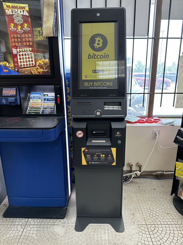 Bitcoin ATMs in Major MacKenzie Dr W & Jane St | Localcoin