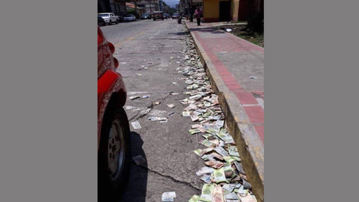 Is this a Photograph of Worthless Money in the Gutters of Venezuela? | ostrov-dety.ru