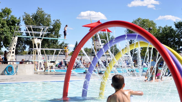 gh3* — Borden Park Natural Swimming Pool